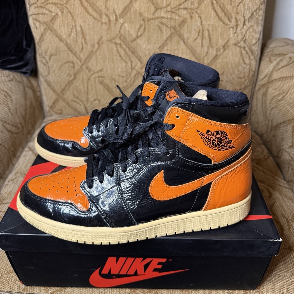 Air Jordan 1 Shattered Backboard 3.0 Retro High Size 11 Mens Sneakers 555088-028